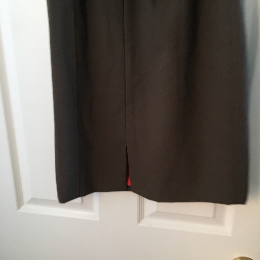 FINAL MARKDOWN Ladies halogen skirt 4